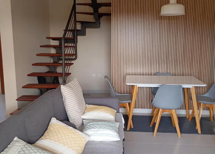 Loreto House Коральео